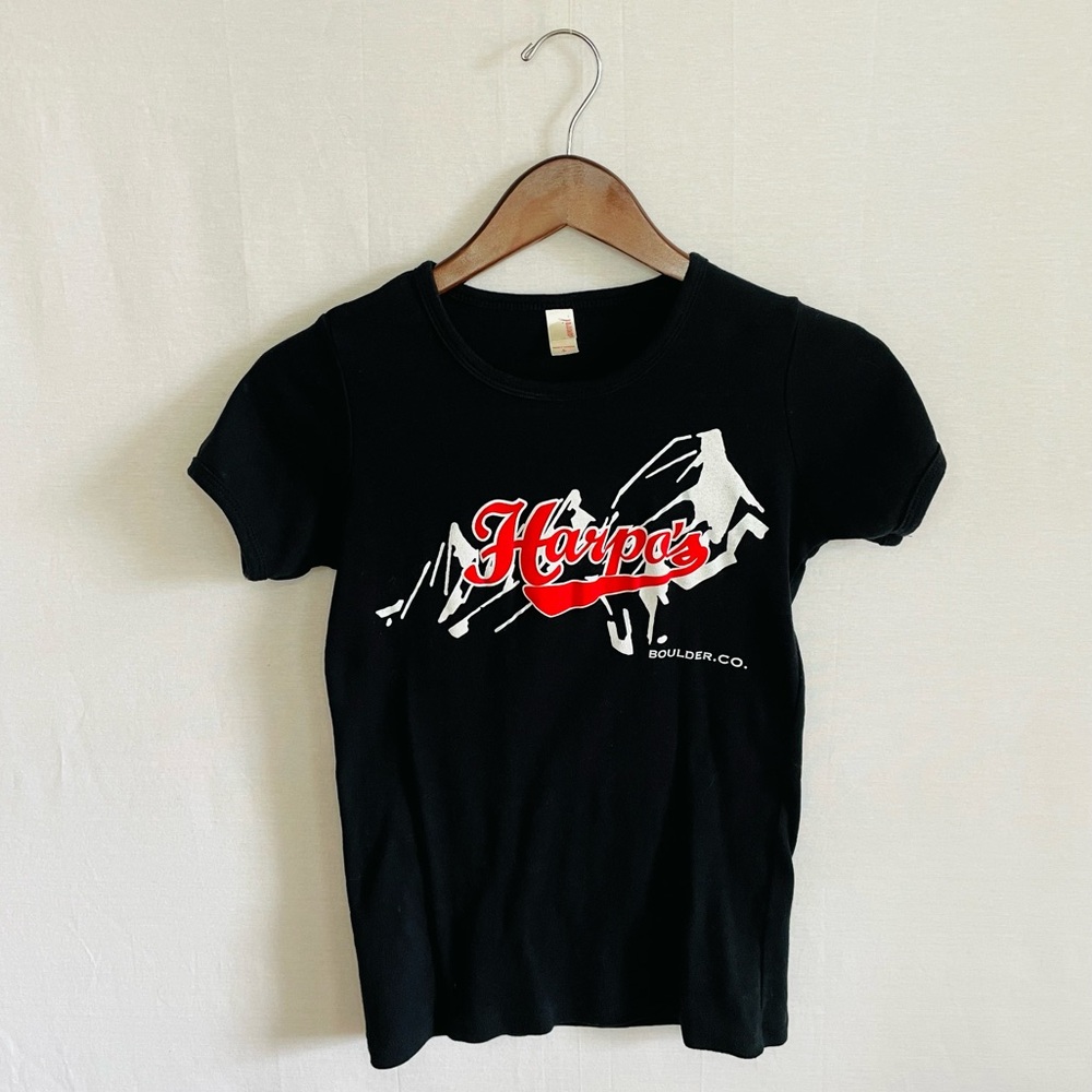 Boulder Colorado Harpo’s Sports Bar Black Graphic T-Shirt Red Black Flatirons